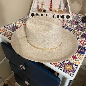 Brand new Gigi Pip Ezra hat size 59.